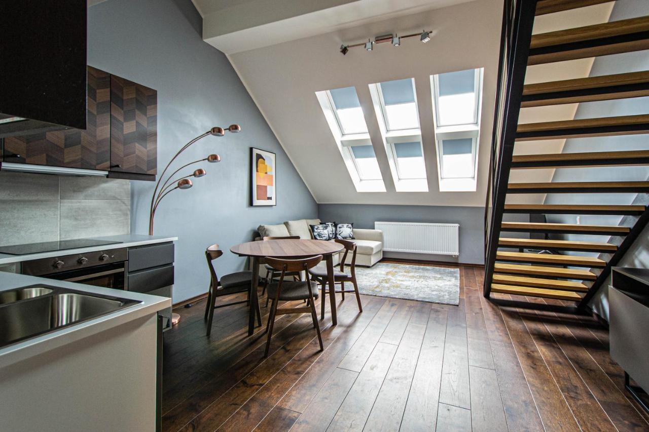 Quite Loft With Balcony And 3 Air Conditioners Prague Luaran gambar