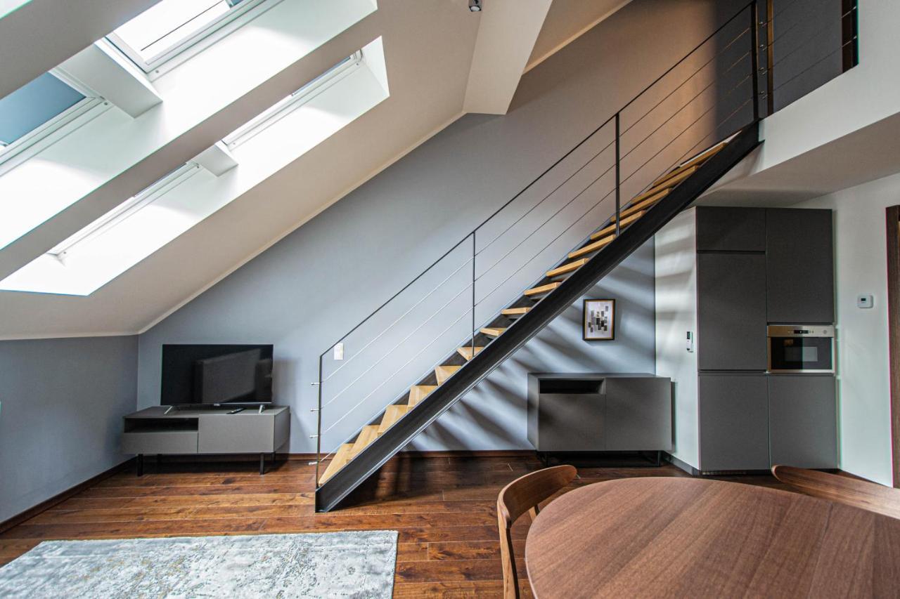 Quite Loft With Balcony And 3 Air Conditioners Prague Luaran gambar